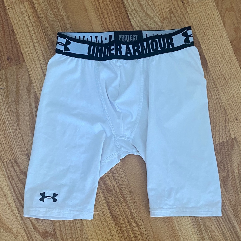 Under Armour Heatgear YMD White Athletic Shorts Compression